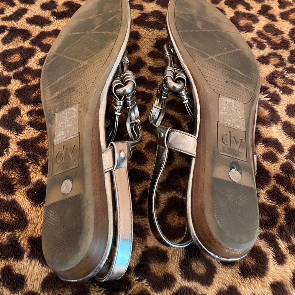 Dolce Vita Pewter Sandals Size 8 - Picture 3 of 4